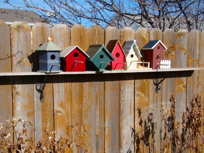 kleine vögelhäuser für den zaun