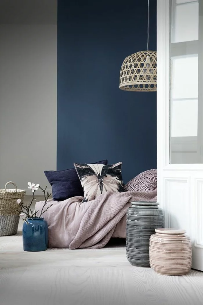 schlafzimmergestaltung blau und grau kombinieren und durch rosa aufpeppen