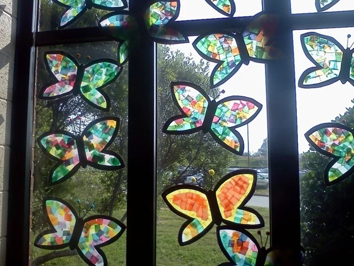 Fensterbilder basteln mit kindern buntes glas