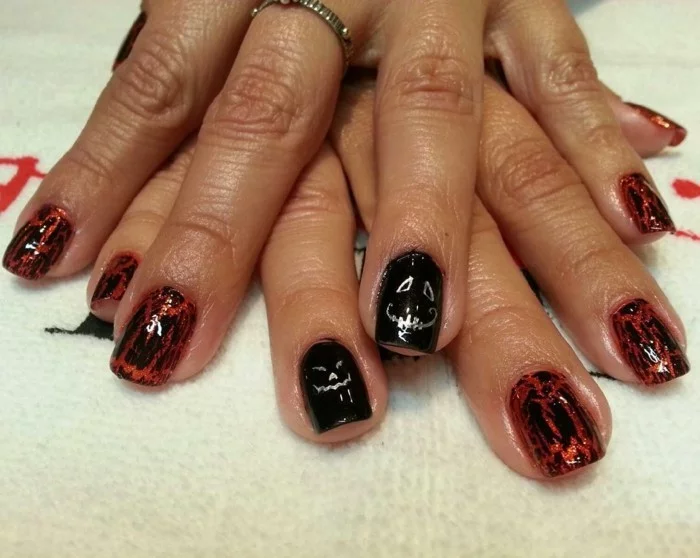 halloween nägel in schwarz rot für einen authentischen look