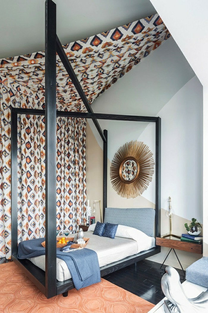 schlafzimmer einrichten mit dachschräge dekorieren mit textilien betthimmel