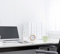 Schreibtisch im Fokus – wie kann man seinen Arbeitsplatz aufräumen
