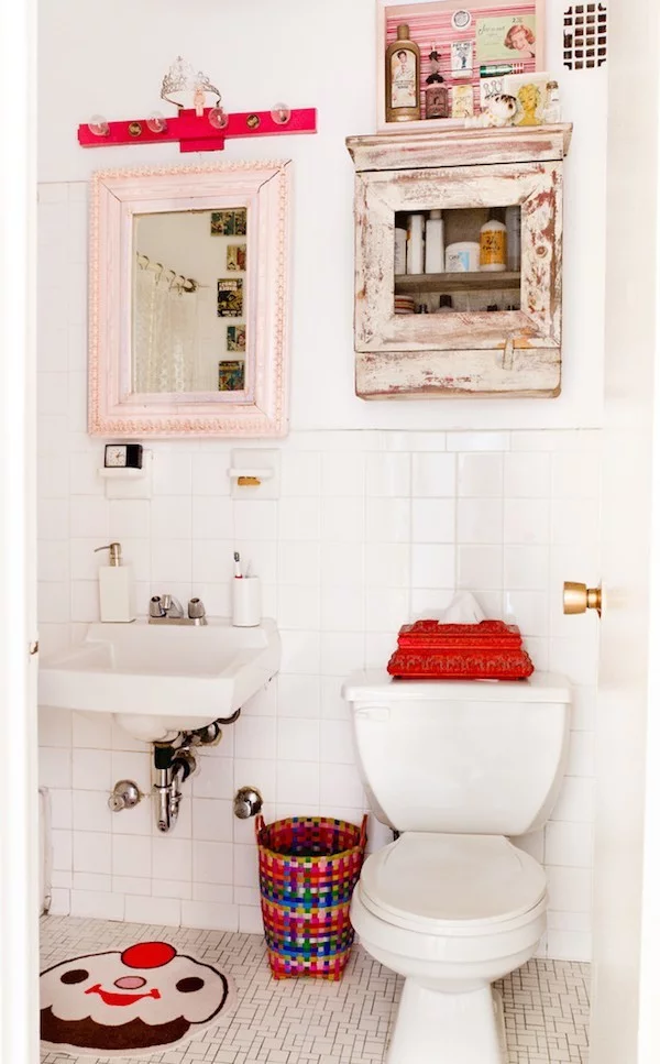 Badezimmer im Shabby Chic Stil frische akzente weiße wände