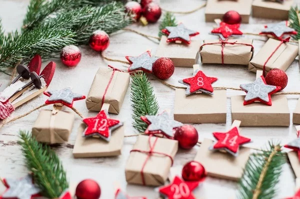 Coole Adventskalender Ideen weihnachtsgeschenke festlich spanned