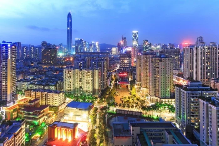 Pingan International Finance Center China nachts von weitem