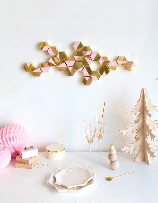 diy weihnachtsdekoration ideen adventskalender wanddeko kleiner weihnachtsbaum