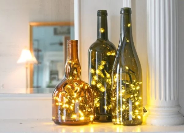 diy weihnachtsdekoration ideen lichterketten weinflaschen