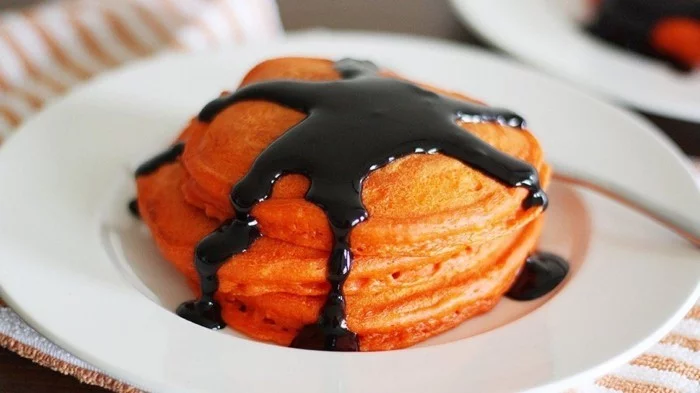 dunkle schokolade kuerbispfannkuchen backen halloween rezepte