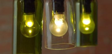Flaschenlampe selber bauen aus Weinflaschen