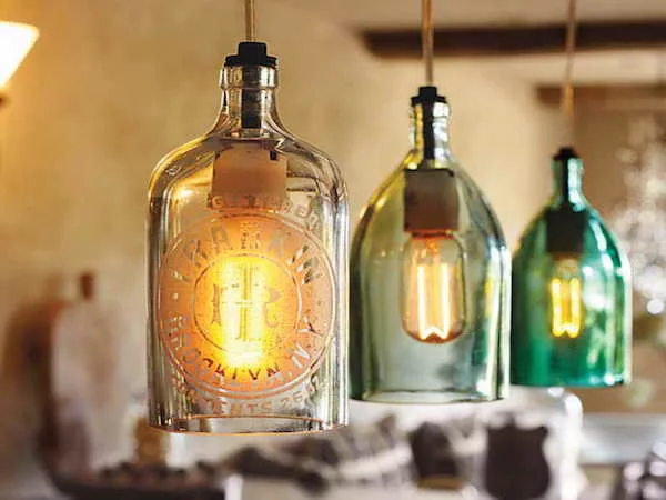 DIY Flaschenlampen aus leeren Whisky-Flaschen 