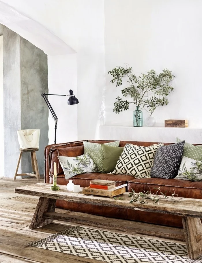 rustikale deko im wohnzimmer cooler couchtisch geometrischer teppich