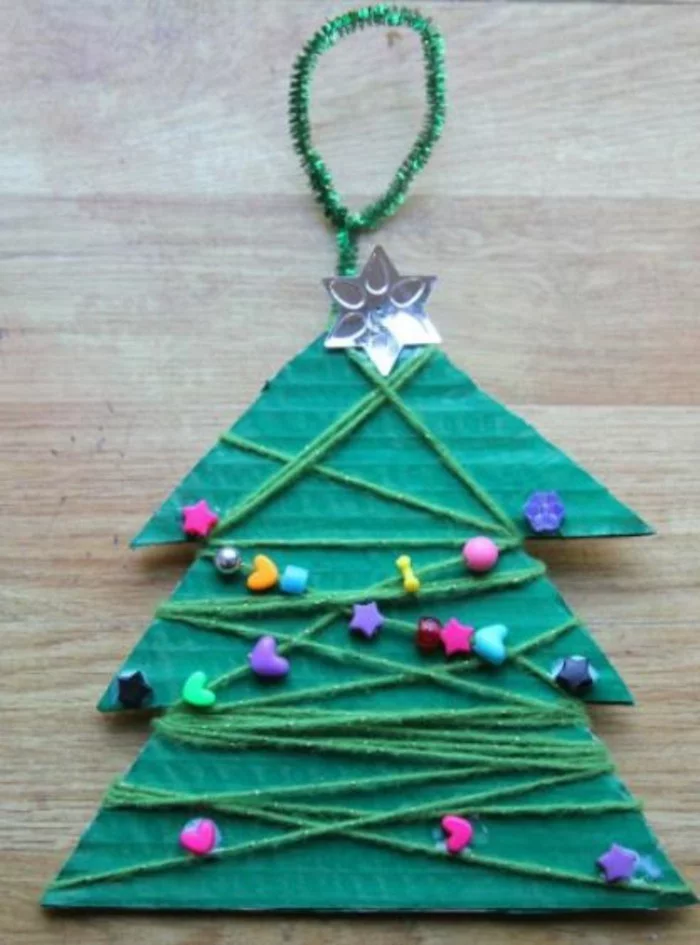 weihnachtsbasteln mit kindern grundformen tannenbaum ornament