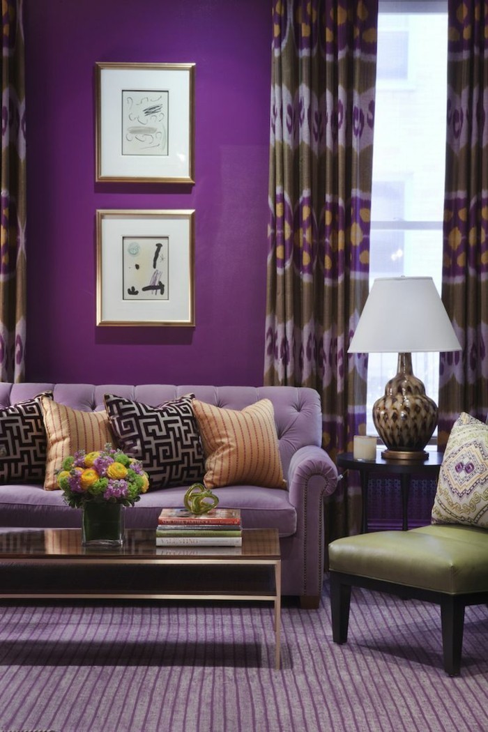 Die Farbe Lila lila wände wohnzimmer eleganter teppich blumen