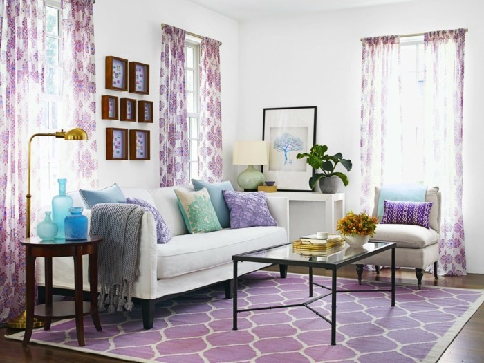 Die Farbe Lila wohnzimmer lila akzente weiße wände