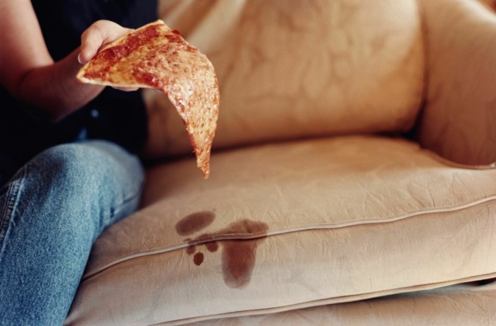 Flecken entfernen fettige pizza