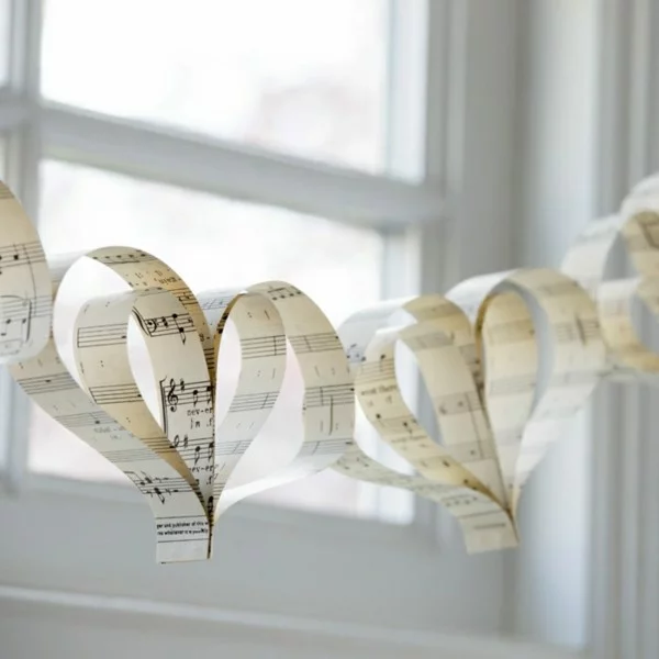 Herz aus Musik Papier basteln