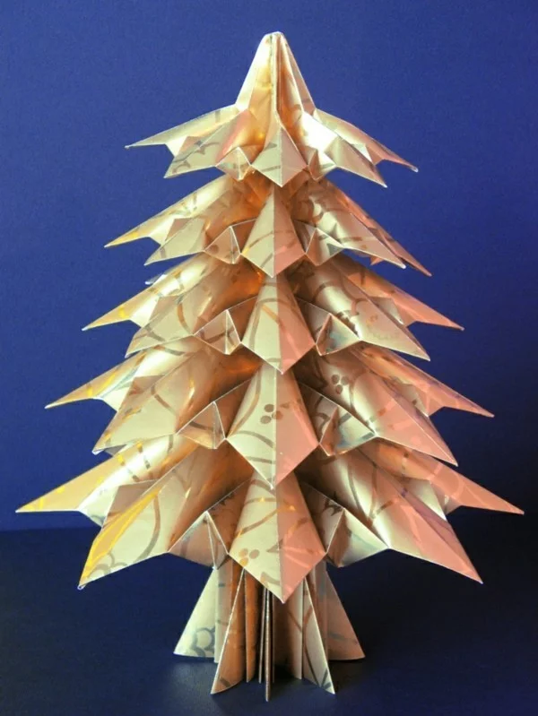 Kleiner Origami Tannenbaum Weihnachtsbasteln mit Papier