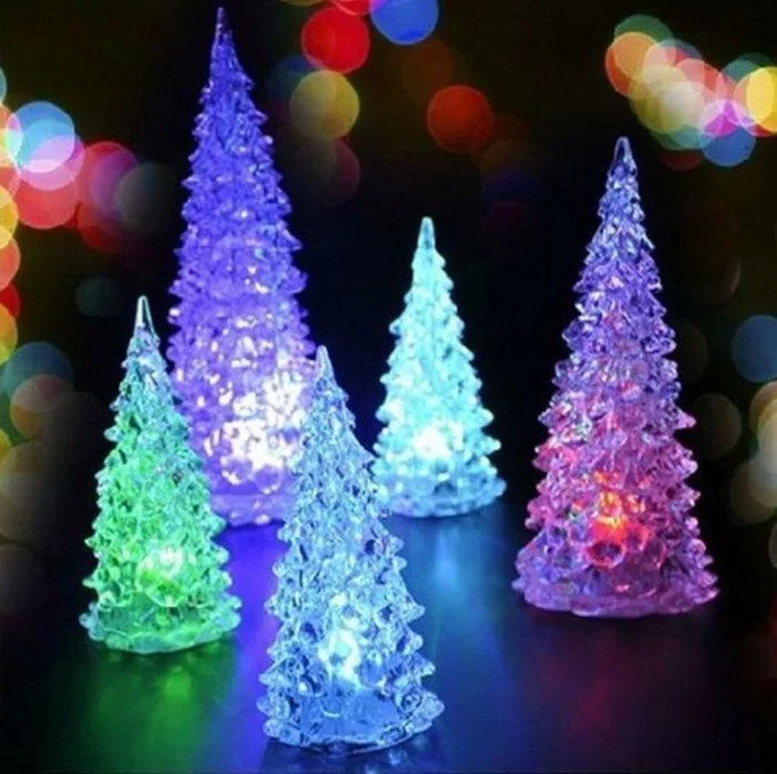 LED Weihnachsbeleuchtung zauberhafte tannenbaeume
