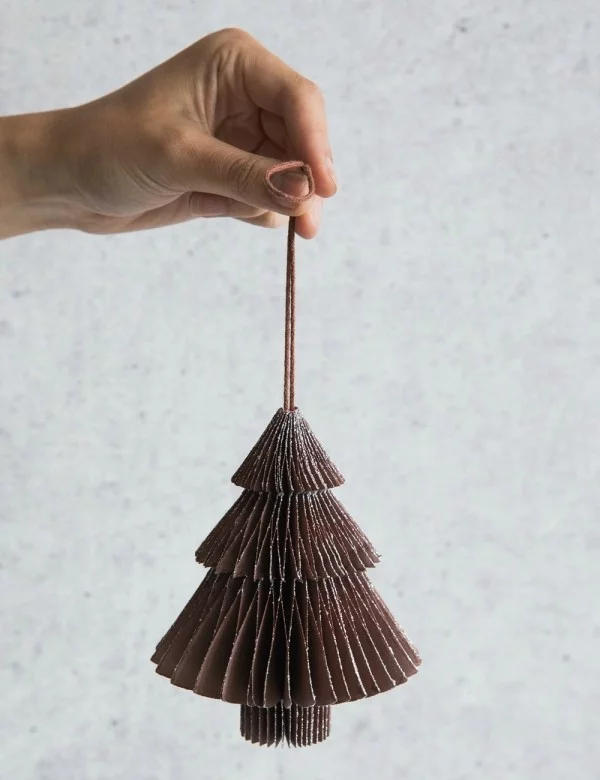 Origami Tannenbaum aus Pappe weihnachtsdeko selber machen