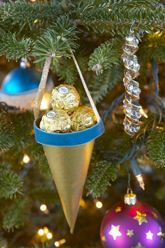 Weihnachtsdeko Ideen mit der Farbe Gold Baumschmuck