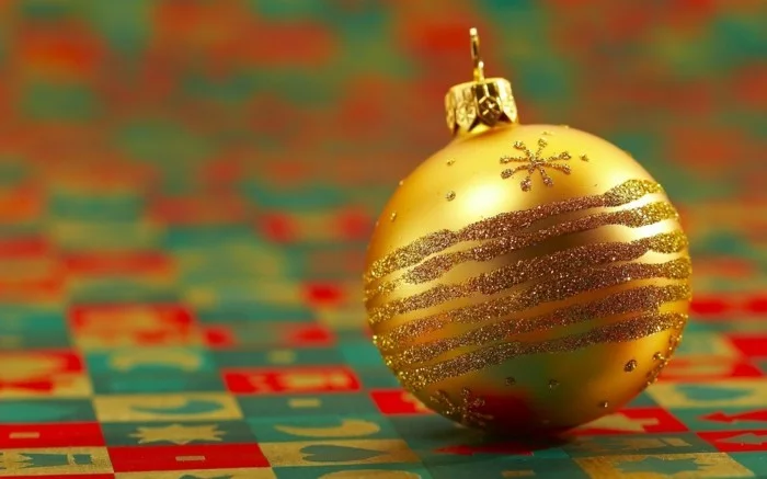 Weihnachtsdeko Ideen mit der Farbe Gold Schmuck