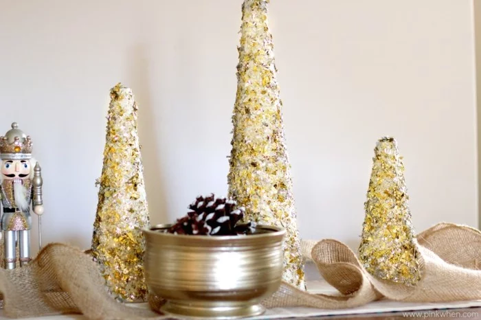 Weihnachtsdeko Ideen mit der Farbe Gold Tannenbaum glitzer