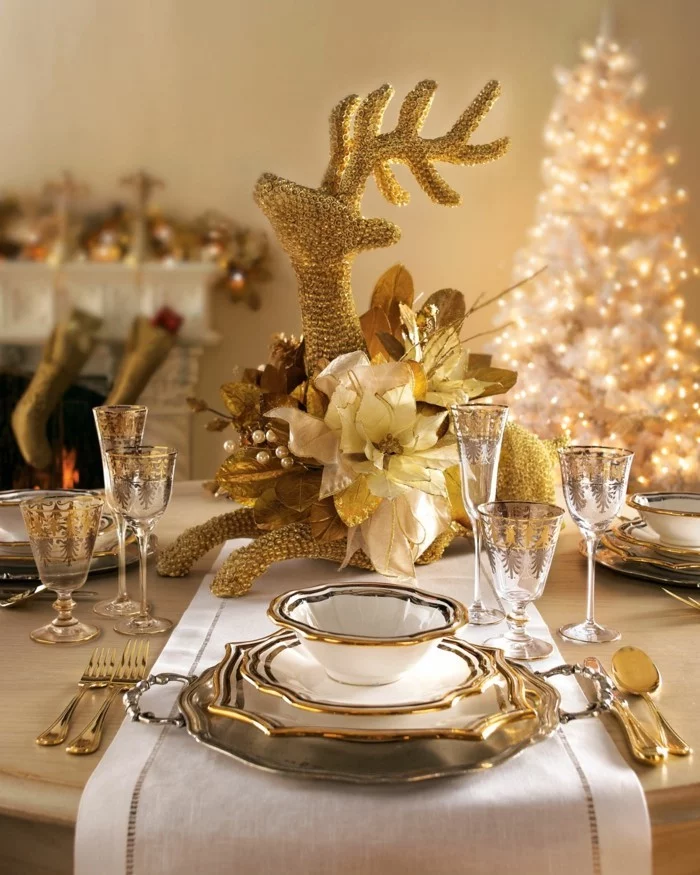 Weihnachtsdeko Ideen mit der Farbe Gold Tischdeko