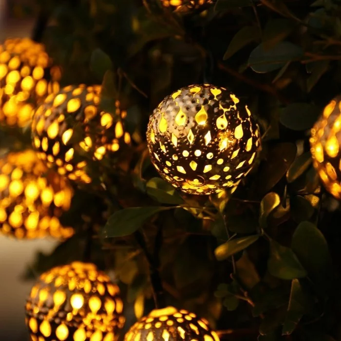 Weihnachtsdeko Ideen mit der Farbe Gold weihnachtsbeleuchung baum