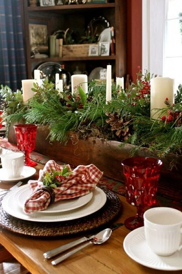 Weihnachtsdeko Landhausstil festtafel ideen tischdeko grün rot