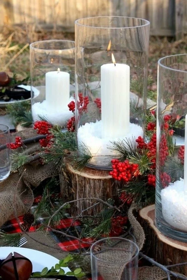 Weihnachtsdeko Landhausstil tischdeko hagebutten rustikale elemente