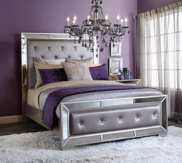 die farbe lila schlafzimmer heller teppich silberne farbe bettdesign