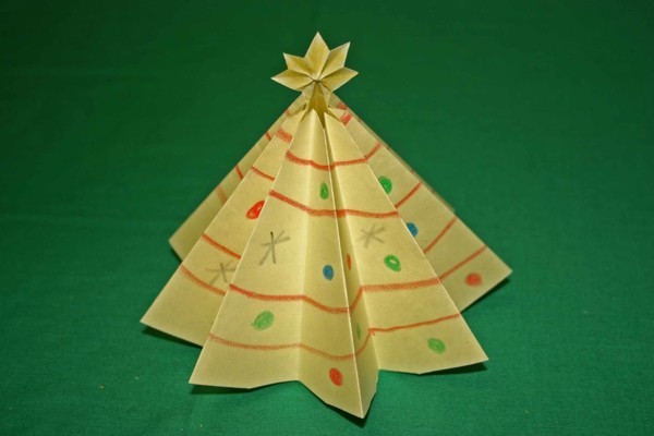tannenbaum aus papier basteln mit kindern