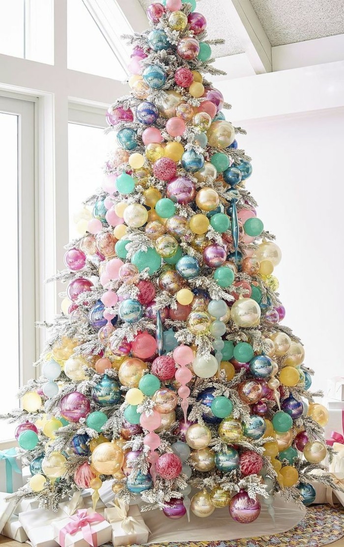 tannenbaum schmuecken deko ideen weihnachtsschmuck praechtig