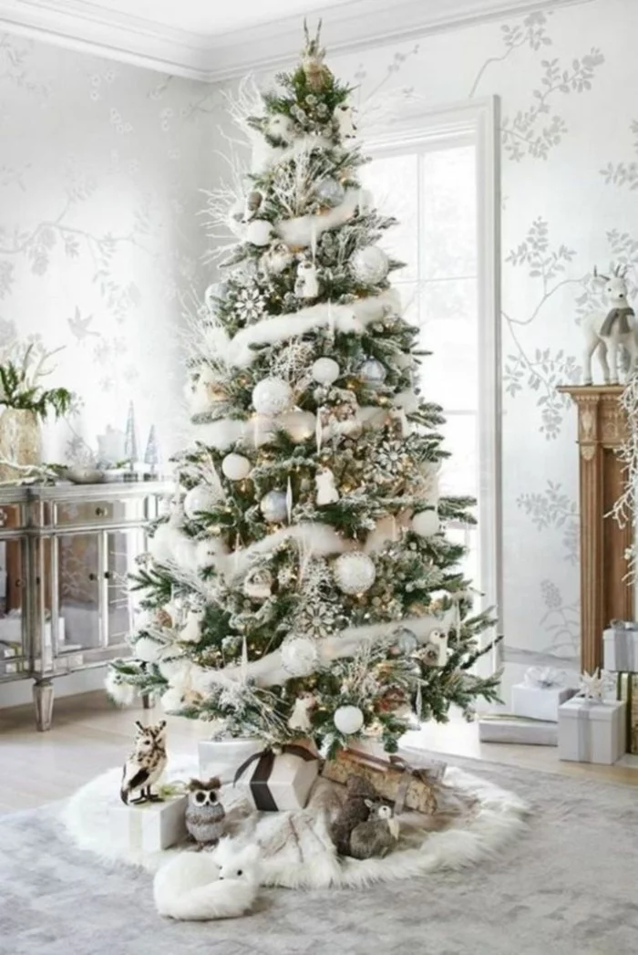 tannenbaum schmuecken deko ideen weihnachtsschmuck schnee