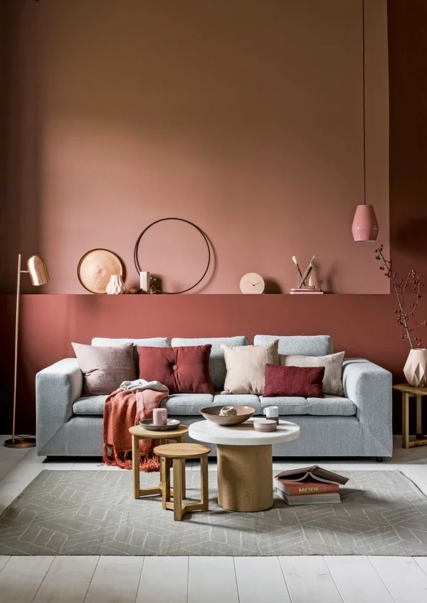 Wohnzimmer in Pastellfarben und Wandfarbe Apricot