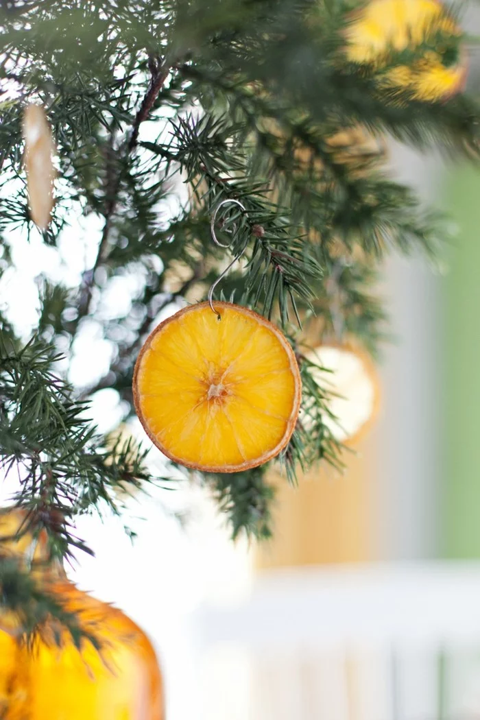 weihnachtsschmuckbasteln mit naturmaterialien orange mit zimt weihnachtsdekoration mit orangenscheiben