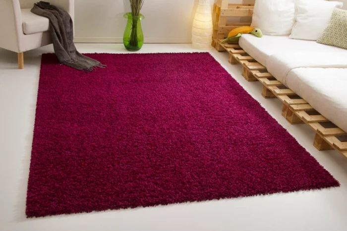 Bordeaux Farbe Teppich