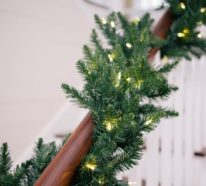 Treppenhaus weihnachtlich dekorieren und die Gäste willkommen heißen