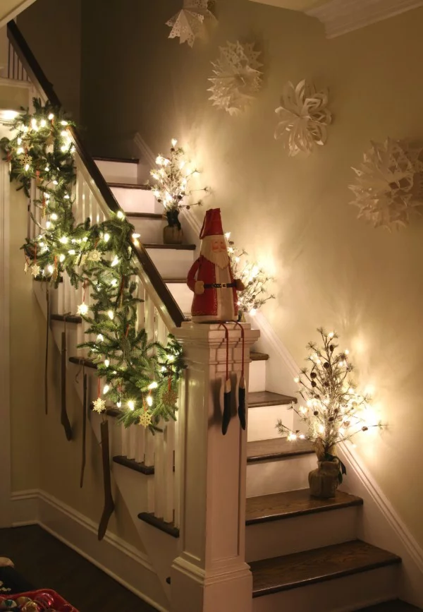 Treppenhaus dekorieren Weihnachtsbeleuchtung ideen