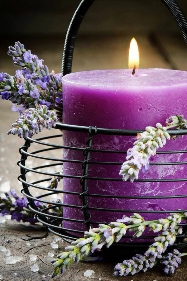 lavender pantone farbe 2018 ultra violet stumpenkerze