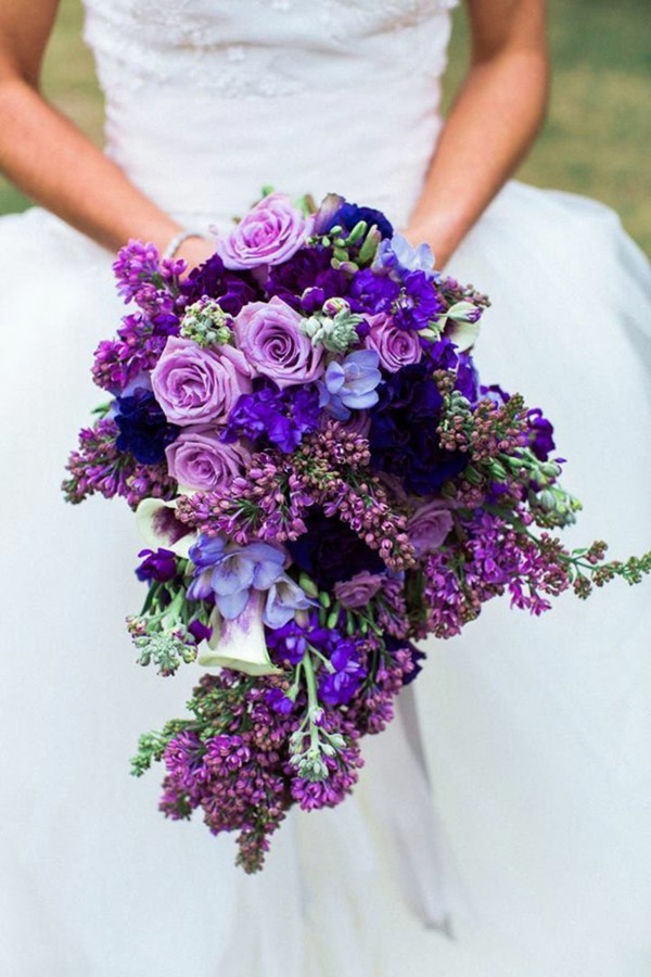 pantone farbe ultra violet brautstrauss flieder rosen