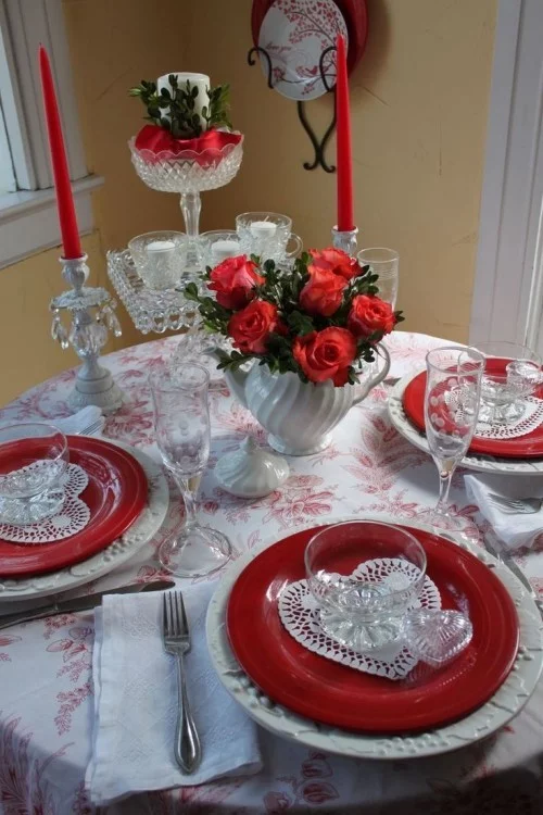 DIY Valentinstag romantische Tischdeko Rot Weiß