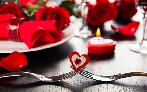 DIY Valentinstag romantische Tischdeko Rot dominierende Farbe