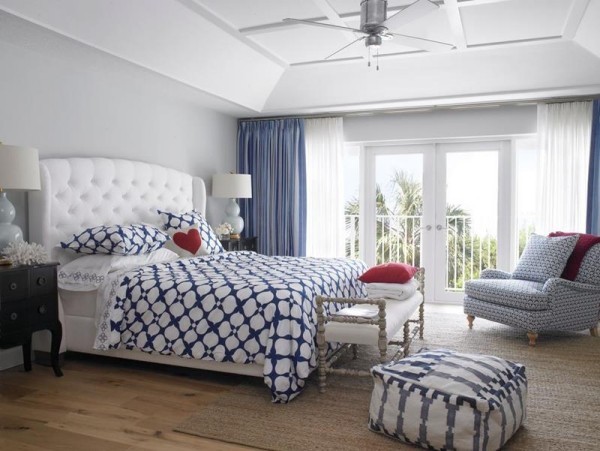 Schlafzimmer Ideen nautisches Farbduo Blau weiß
