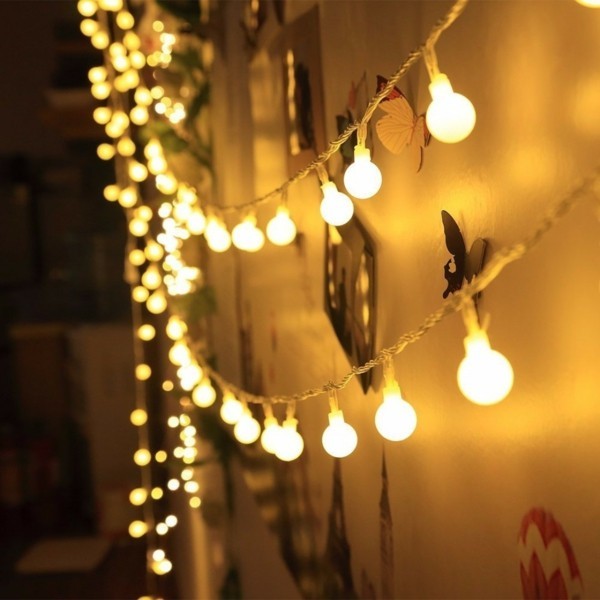dekoideen mit lichterketten kleine glühbirnen fotowand