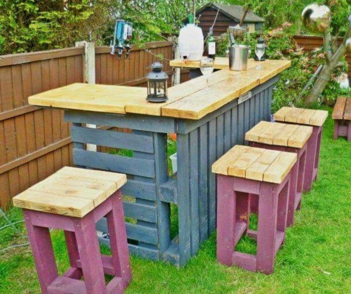 Kreative Gartenmöbel aus Europaletten für eine vielversprechende