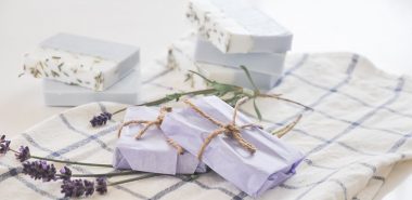 umweltfreundliche Gastgeschenke zur Hochzeit - DIY Seife mit Lavendel