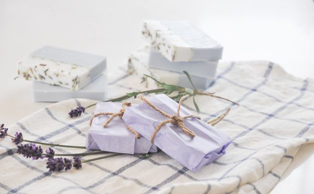 umweltfreundliche Gastgeschenke zur Hochzeit - DIY Seife mit Lavendel
