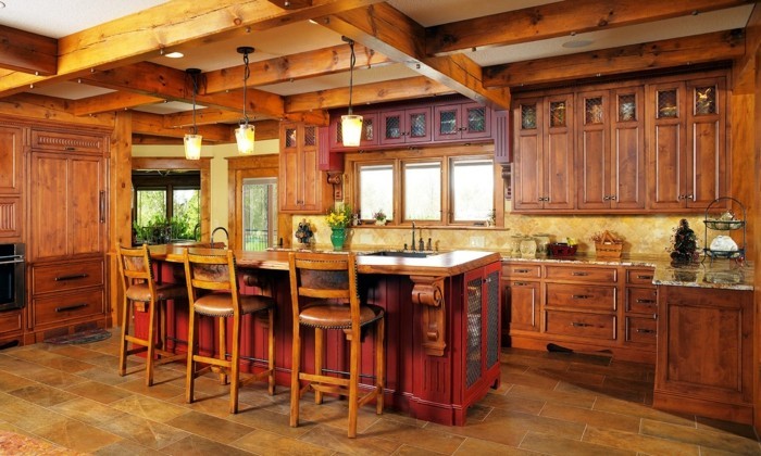 holzküche große küche rustikal rote kücheninsel