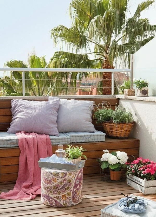 In einem expotischen Stil den Balkon bepflanzen